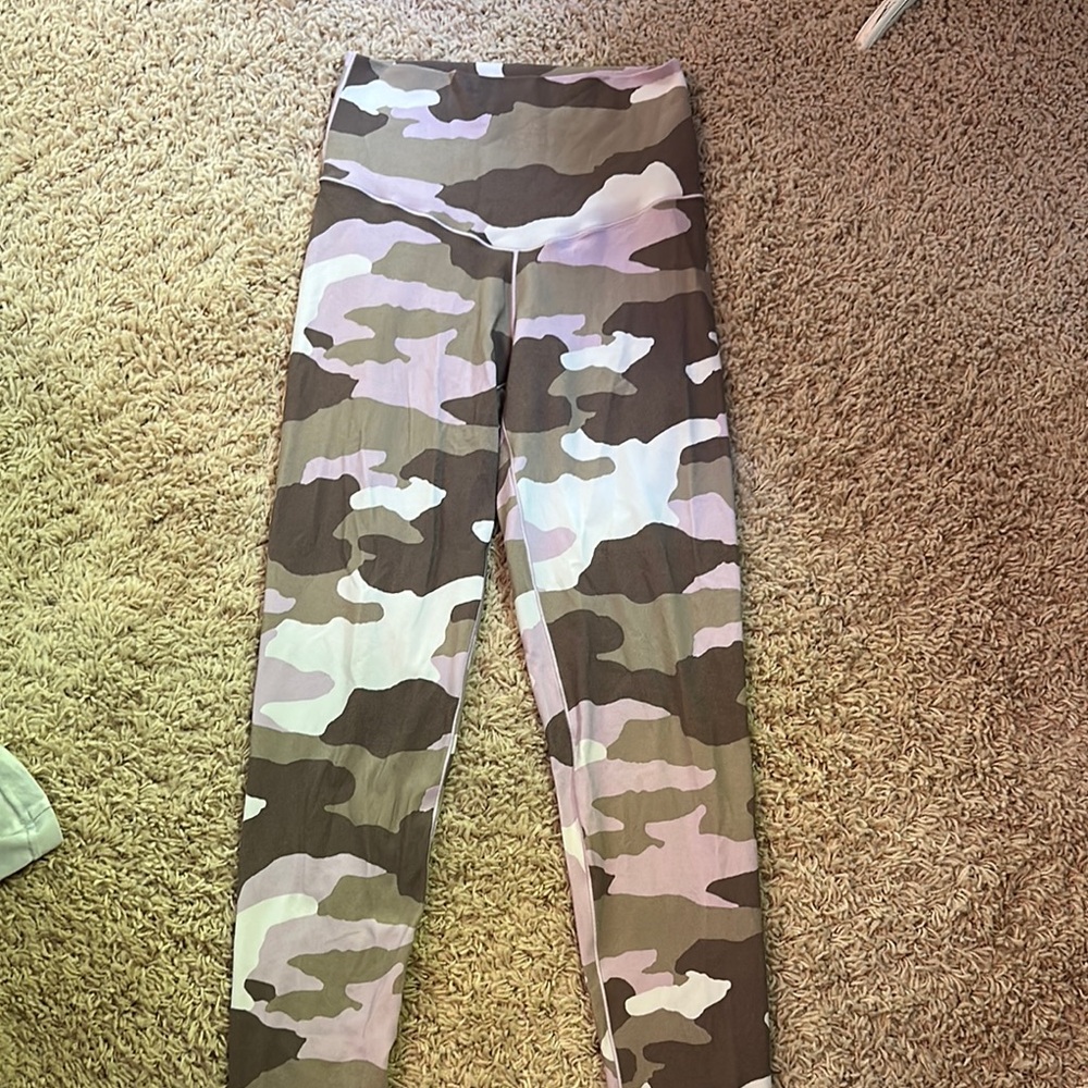 Aerie Camouflage Leggings in Brown and Cream